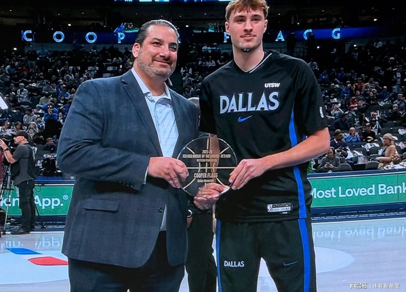 湖人重回西部第2！得亏浓眉，独行侠又行了